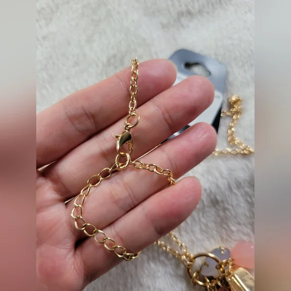 ✨️HP✨️NWT Long Elegant Gold/Pink Floral Crystal Stone Charm Statement Necklace - Picture 9 of 11